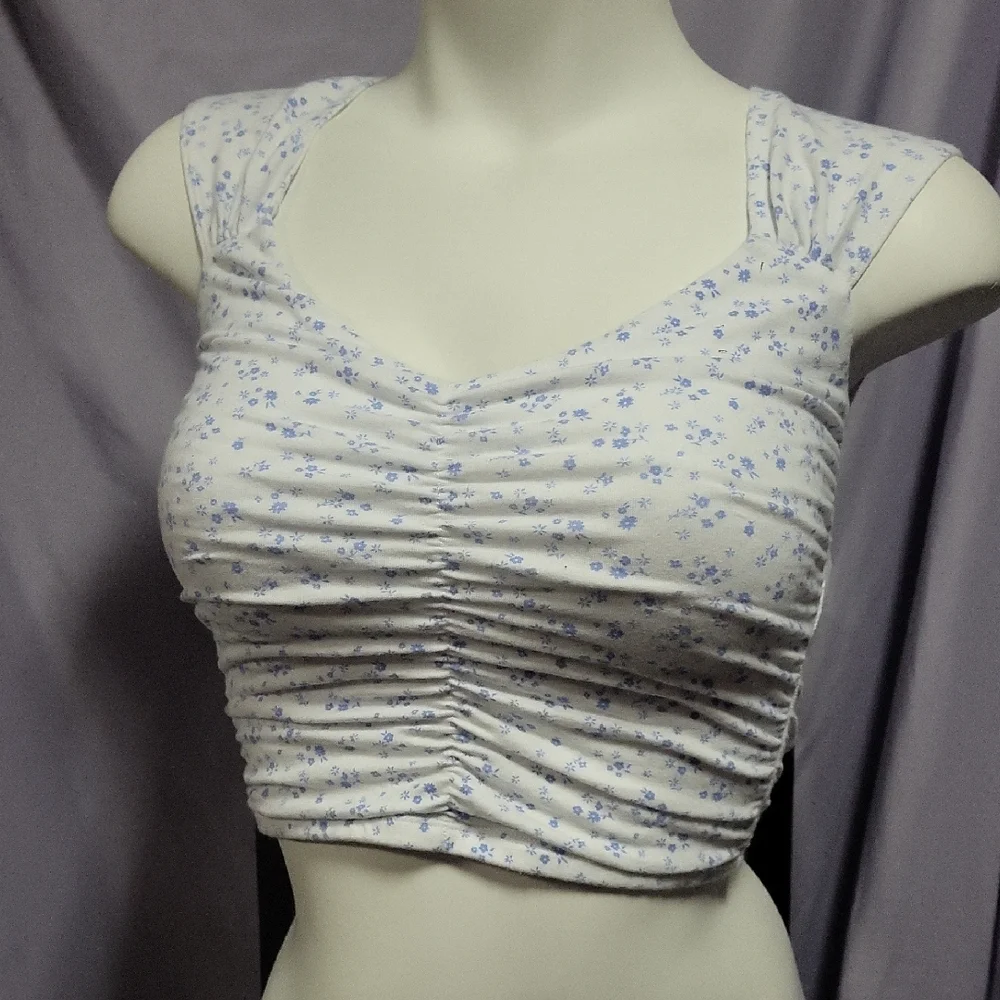 Hollister Blue Floral Ruched Crop Top - Picture 1 of 6